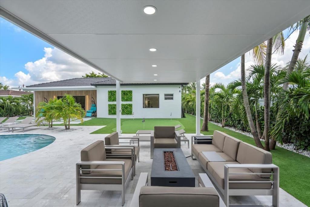 Villalee-Jungle Palm Island White Marble Pool Area Miami Exterior foto