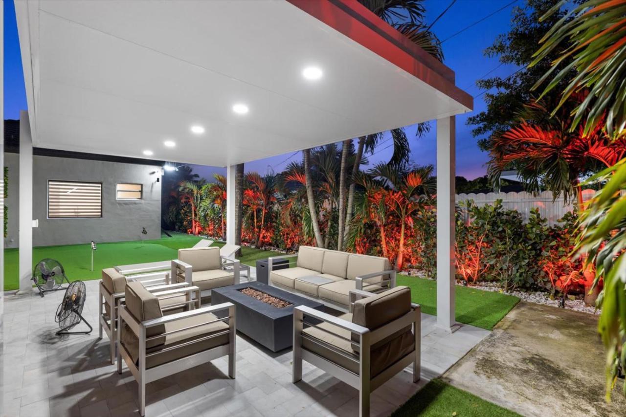 Villalee-Jungle Palm Island White Marble Pool Area Miami Exterior foto